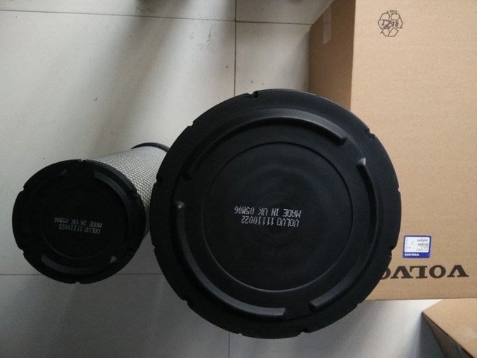 11110022ボルボの掘削機のエア フィルターの要素の空気格子31*57mm 0